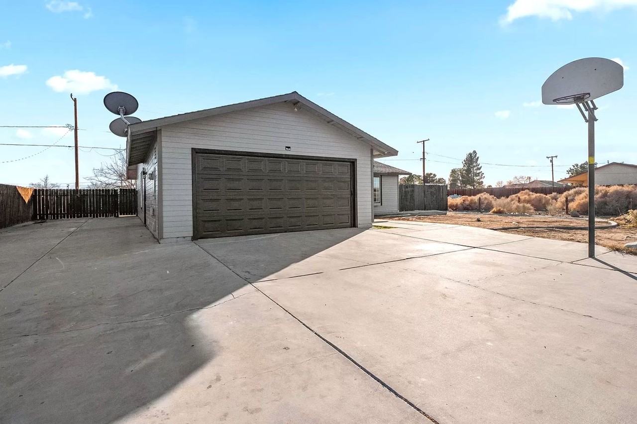 8560 Nipa Ave - Photo 2 of 11