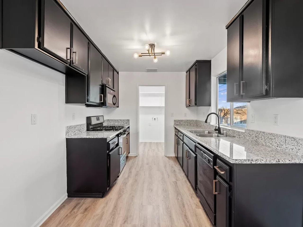 8560 Nipa Ave - Photo 6 of 11