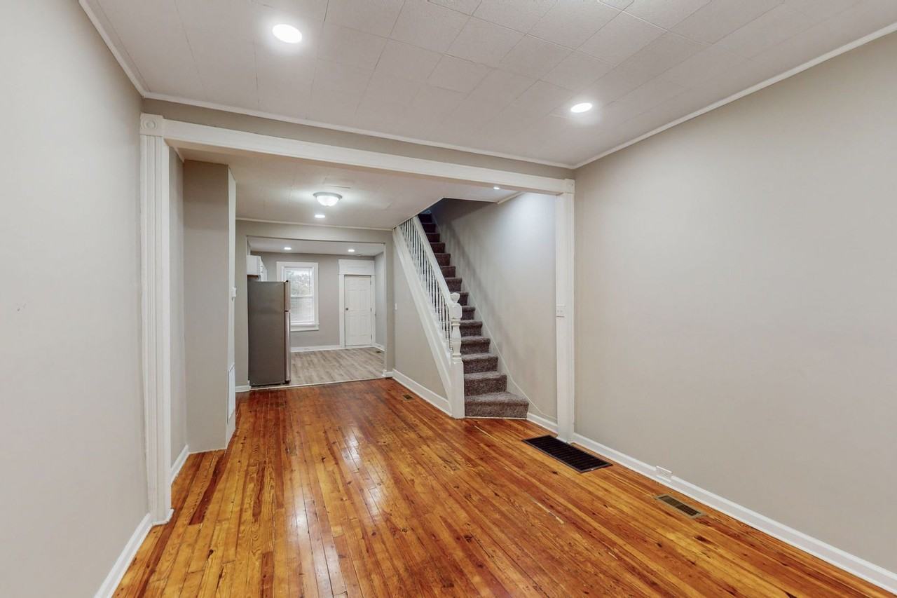 721 N Curley St - Photo 7 of 18