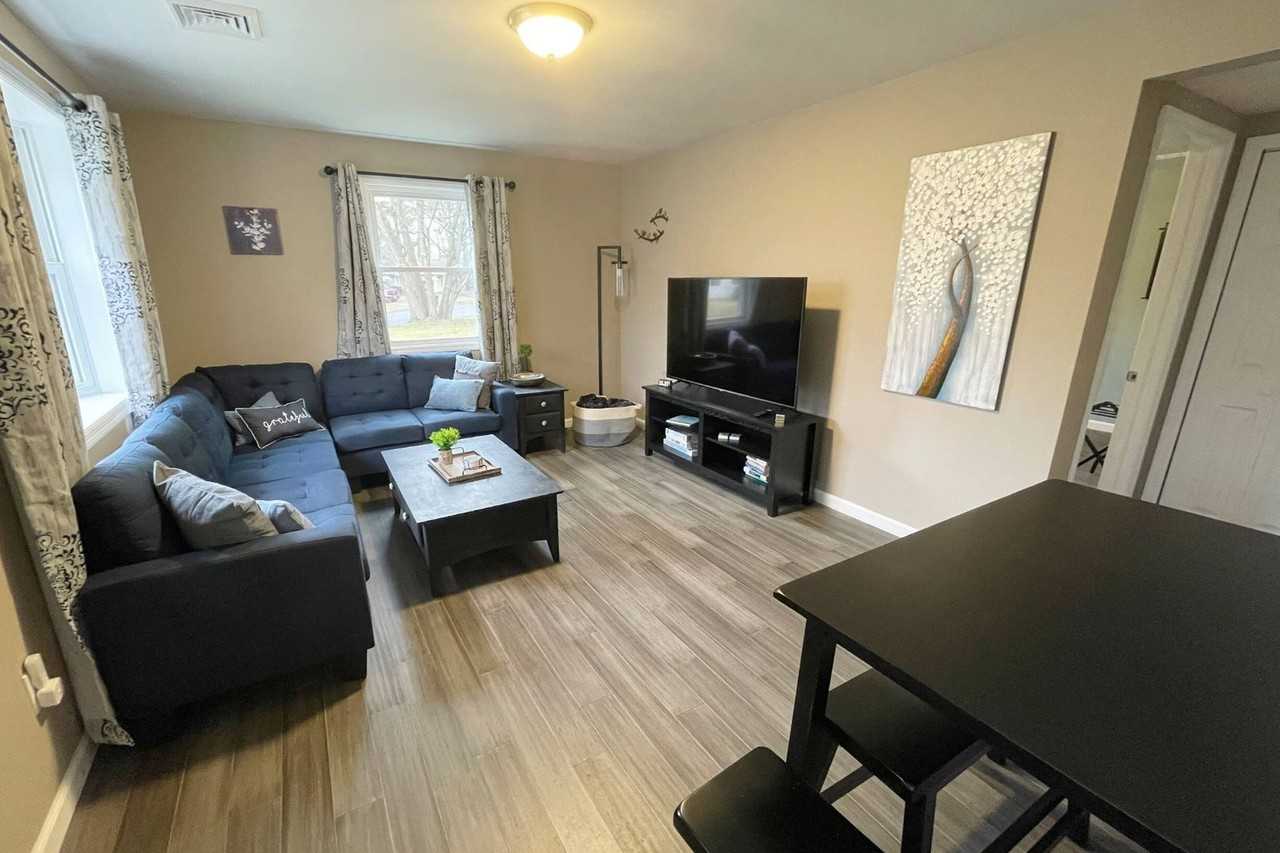 1102 Deforest St - Photo 2 of 18