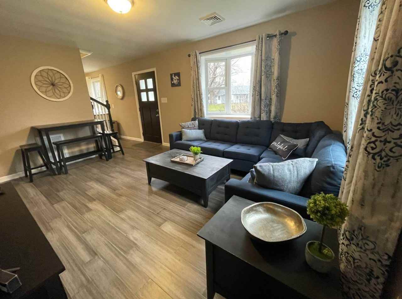 1102 Deforest St - Photo 3 of 18