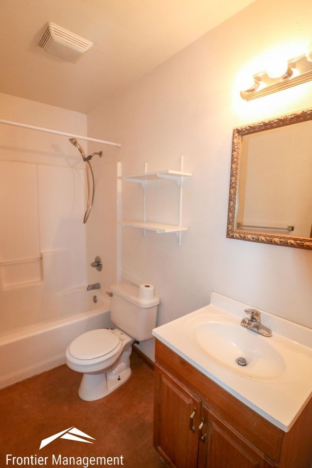 918 Osage St - Photo 7 of 17