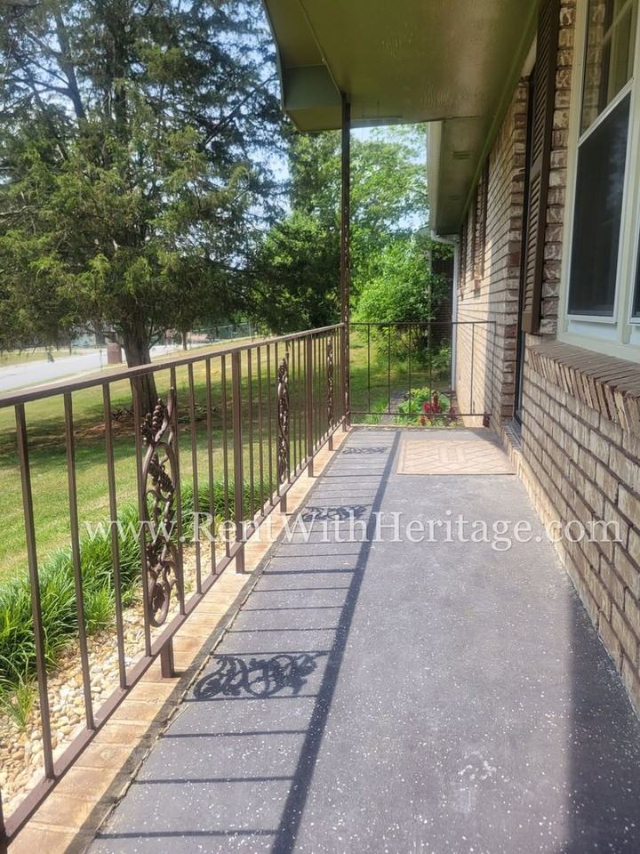 6322 Wellington Way - Photo 5 of 38