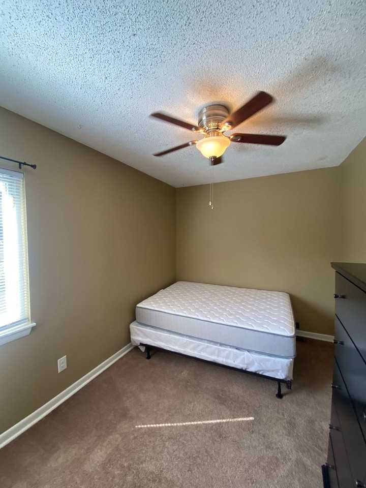 1324 Bradley Dr - Photo 6 of 12