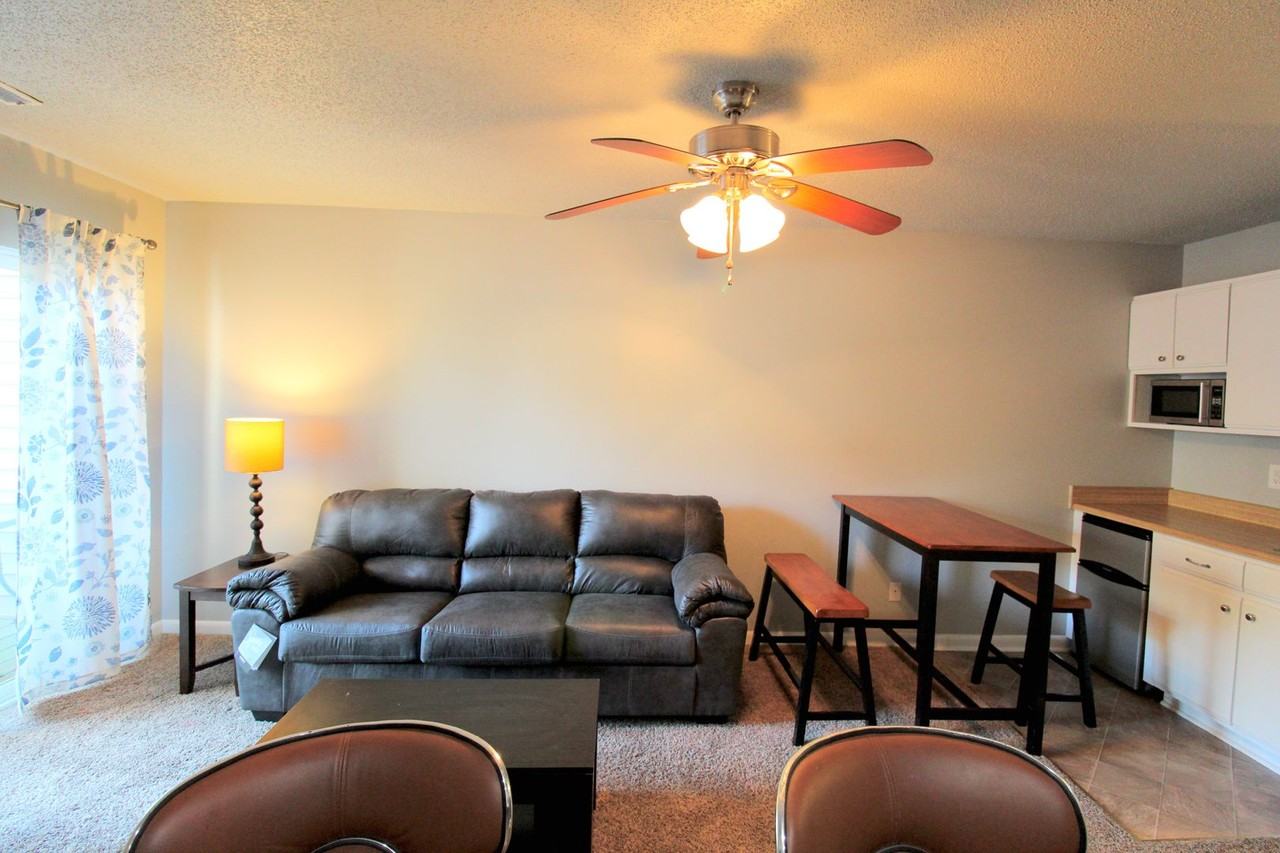 1320 Bradley Dr - Photo 6 of 21