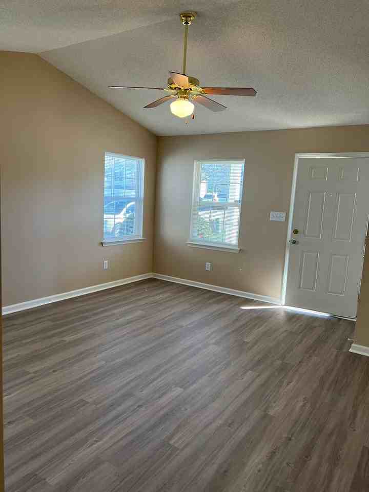 162 Springwood Ln - Photo 2 of 21