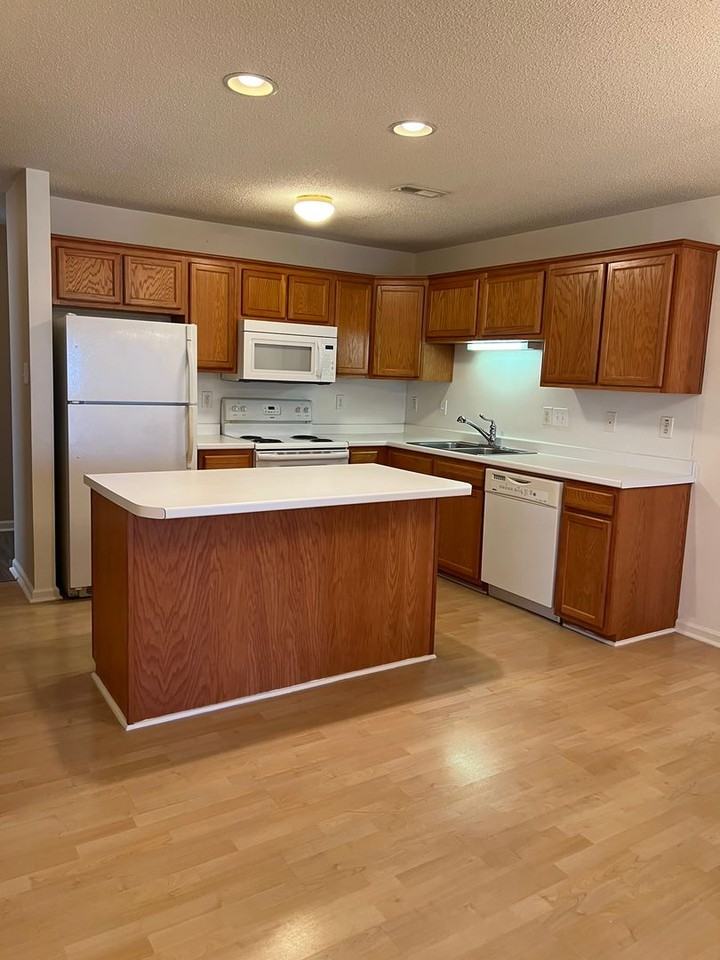 162 Springwood Ln - Photo 5 of 21