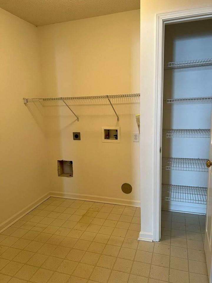 162 Springwood Ln - Photo 7 of 21