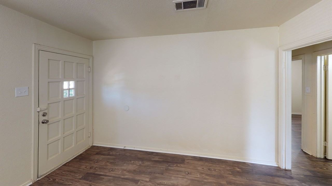 2119 Bernard Street - Photo 2 of 7