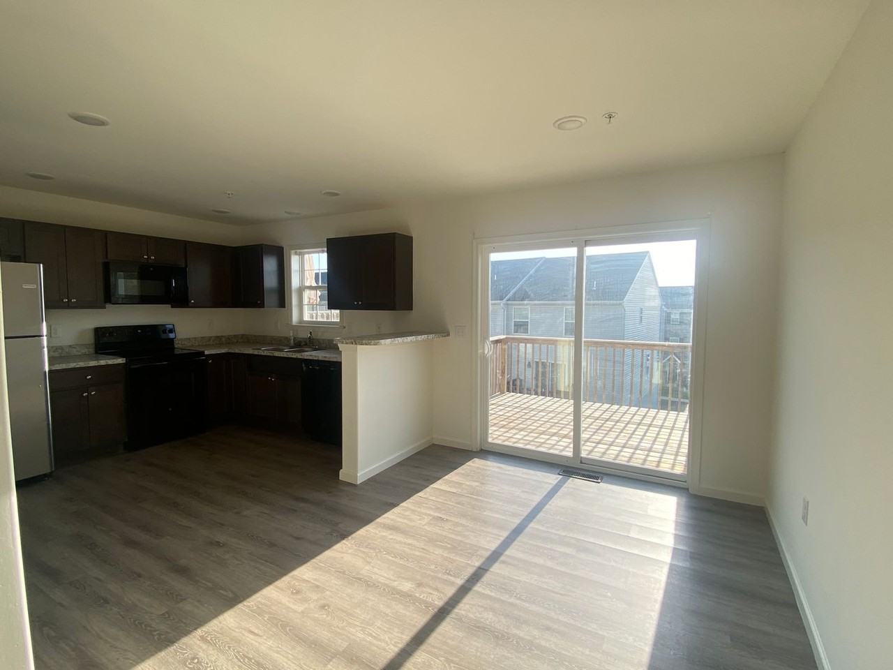 518 Western Ave - Photo 2 of 19