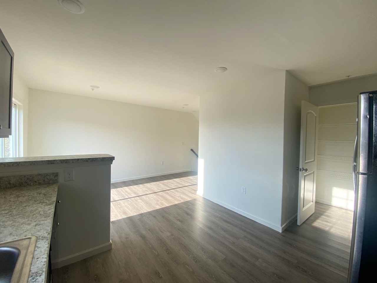 518 Western Ave - Photo 4 of 19