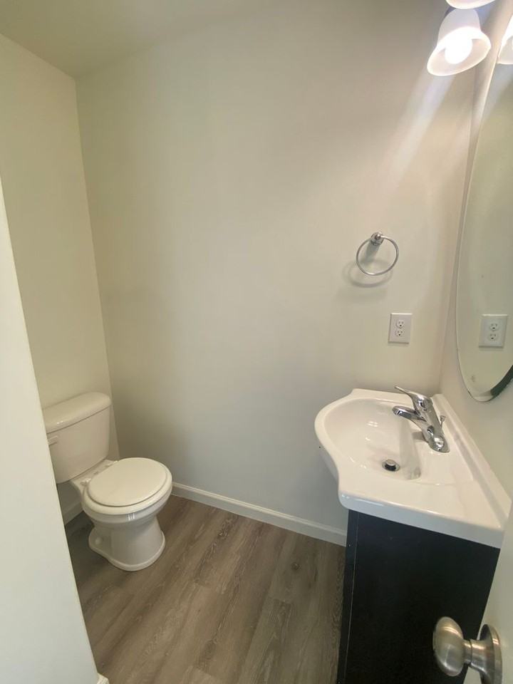 518 Western Ave - Photo 5 of 19