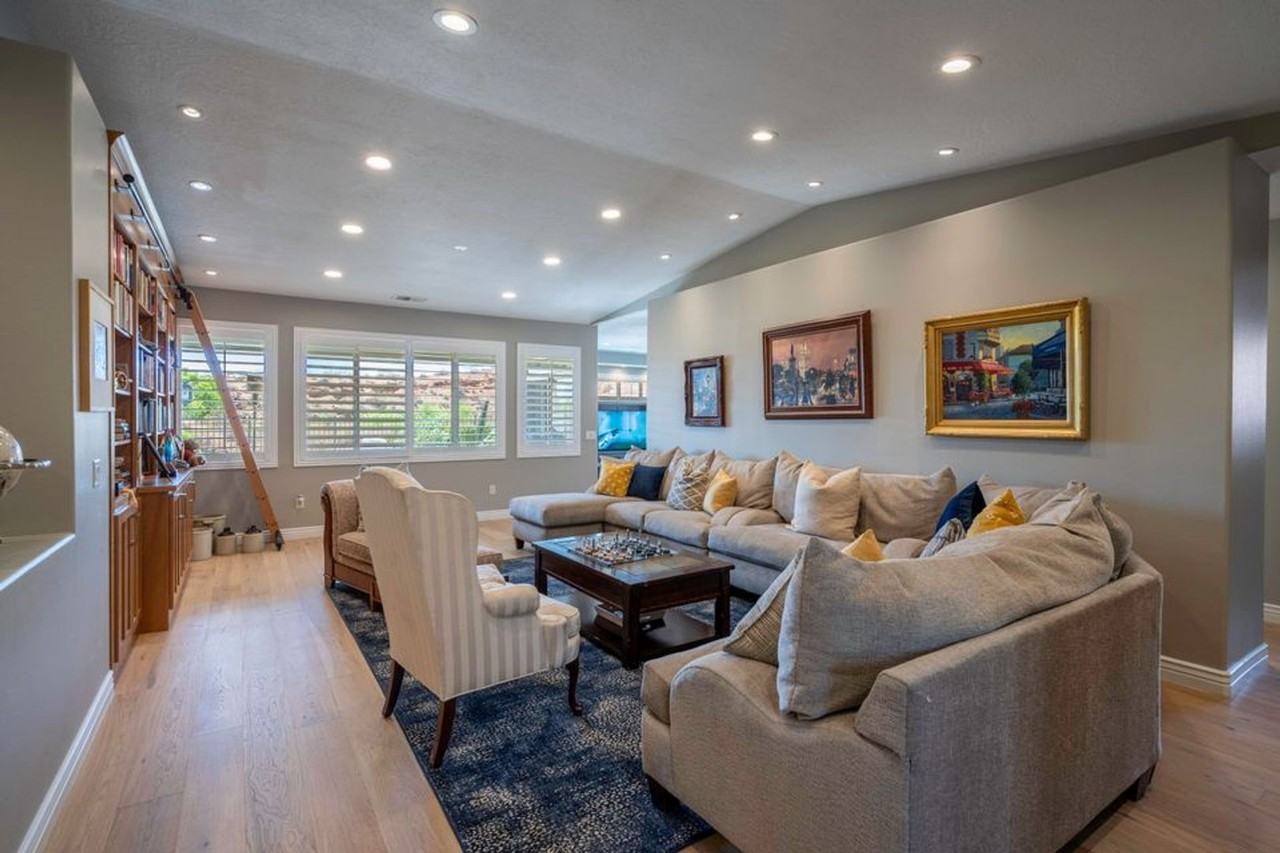 2329 N Prospector Ln - Photo 2 of 50