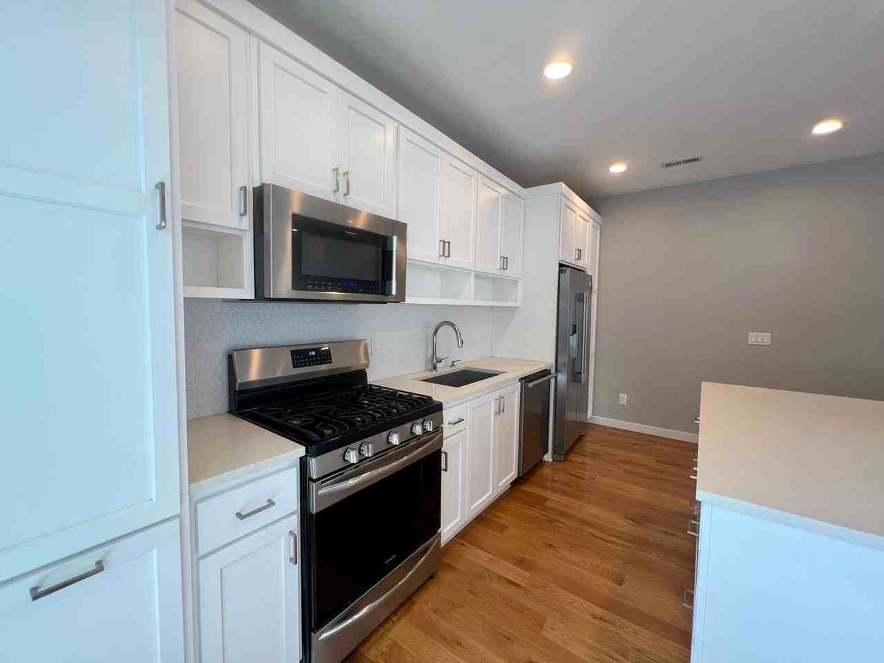 1030 N Ainsworth St - Photo 3 of 23