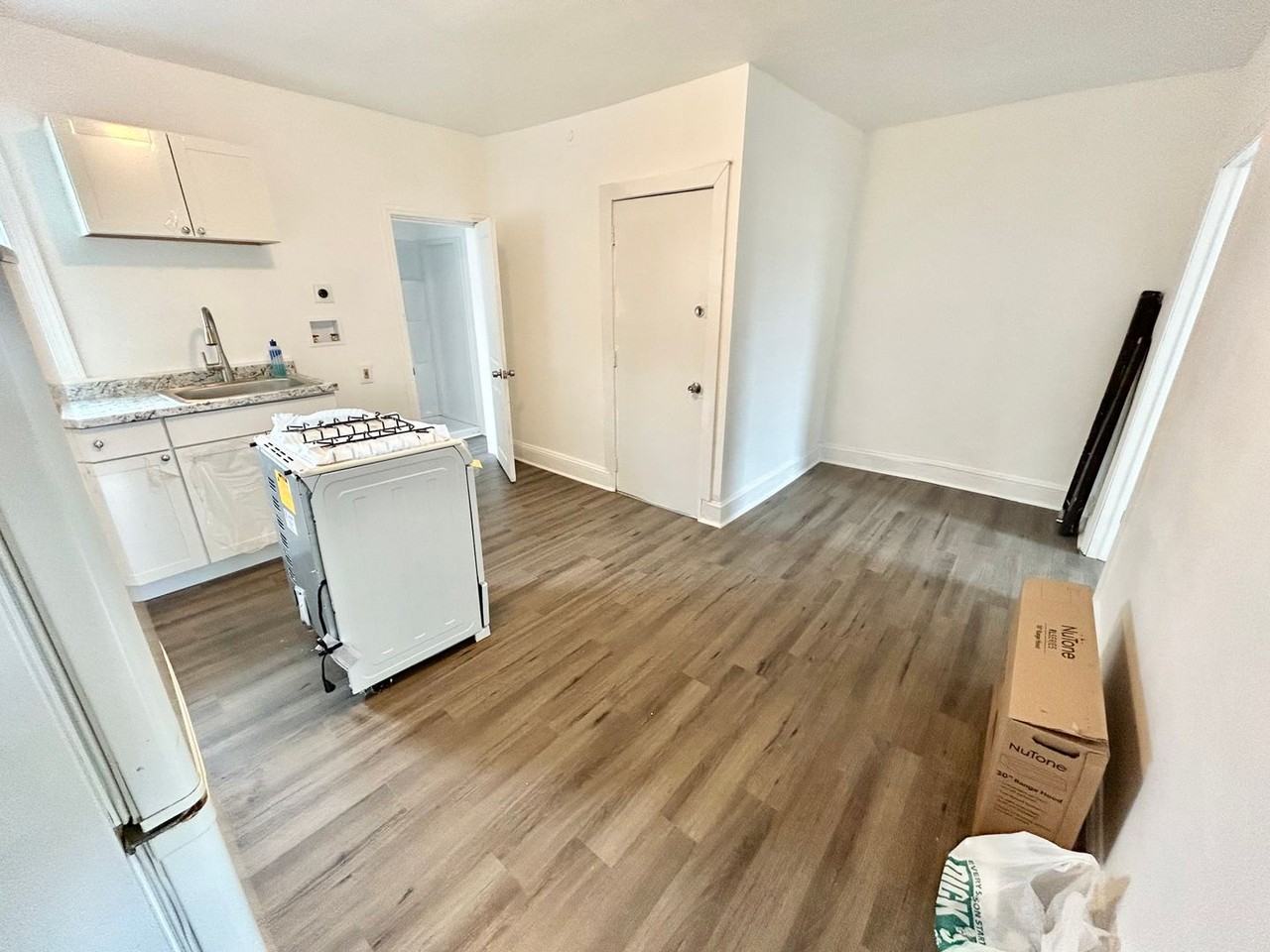 2731 W Girard Ave - Photo 2 of 5