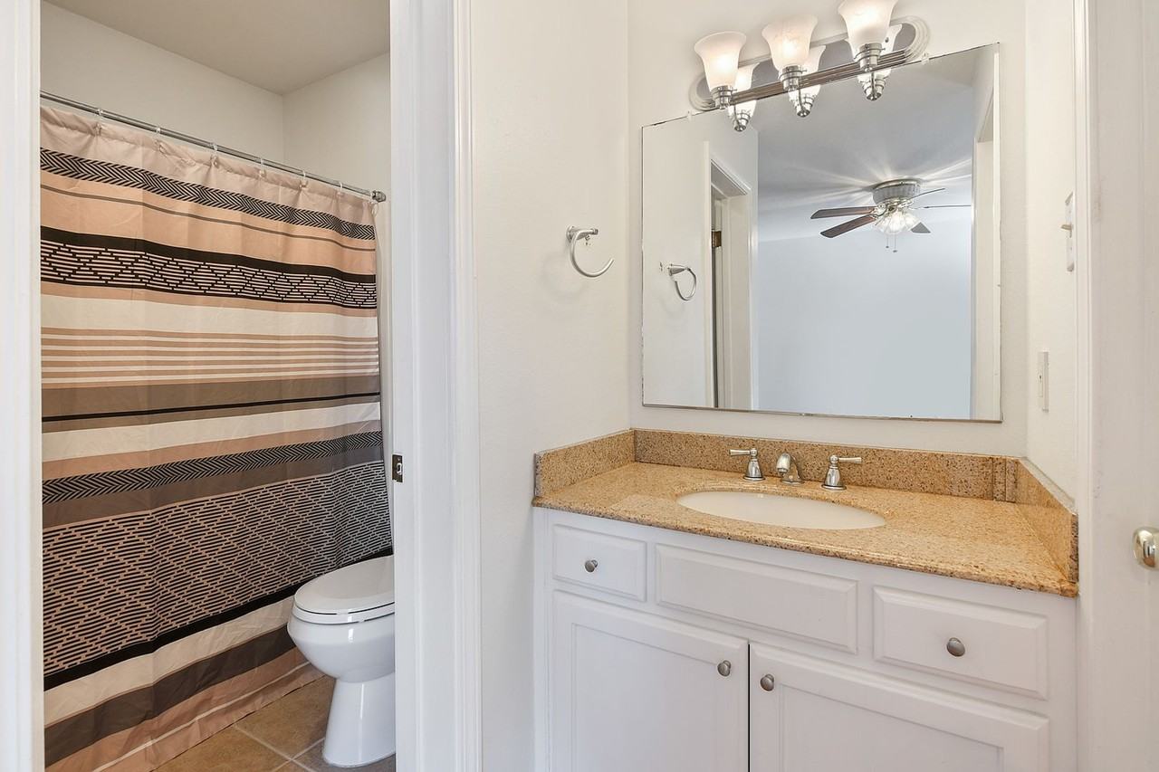 956 Ridgepoint Ct - Photo 6 of 12