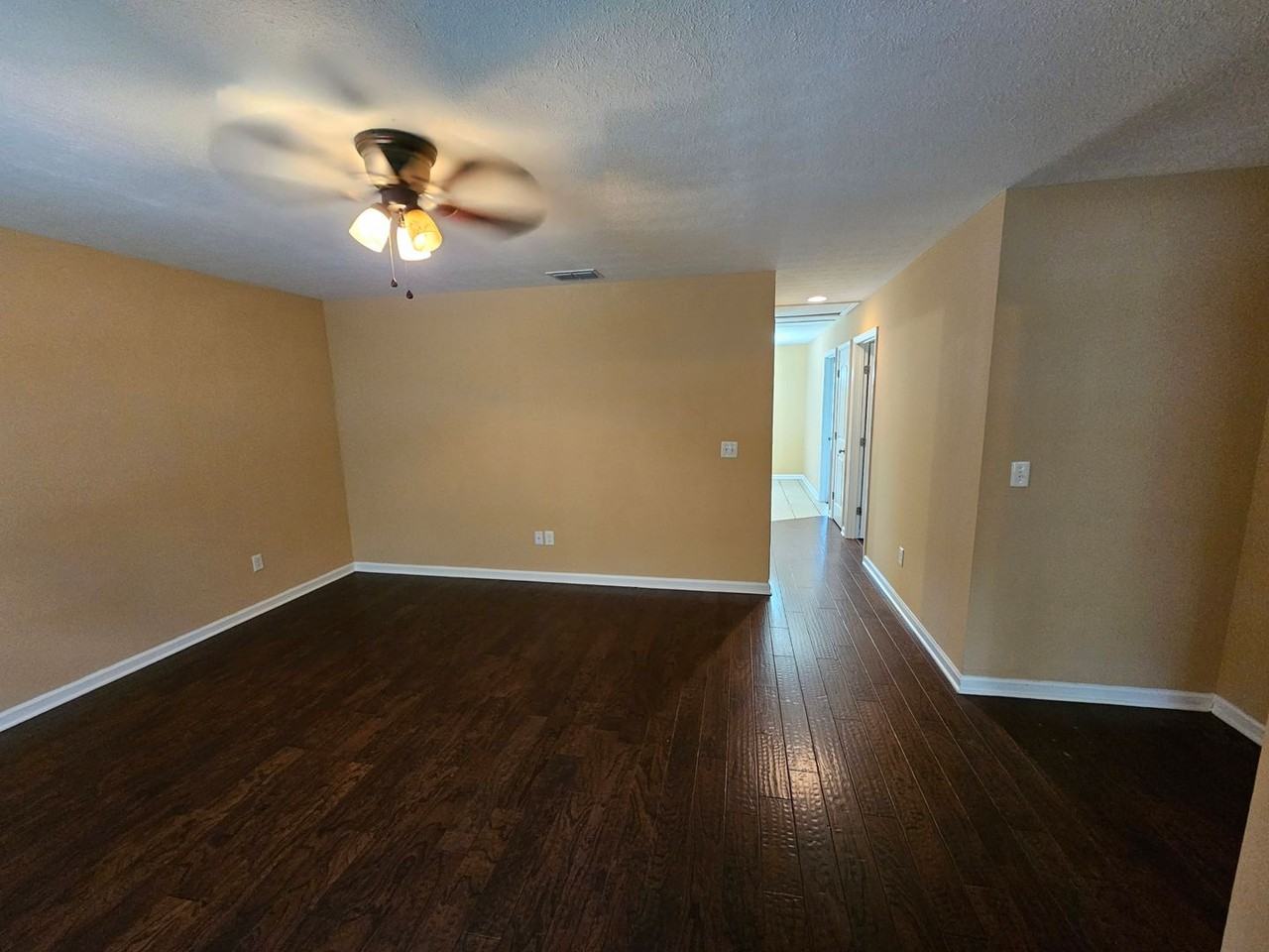 504 Wheeler St - Photo 4 of 14