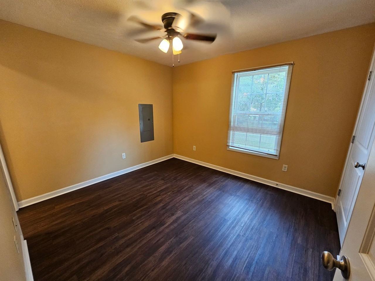 504 Wheeler St - Photo 5 of 14