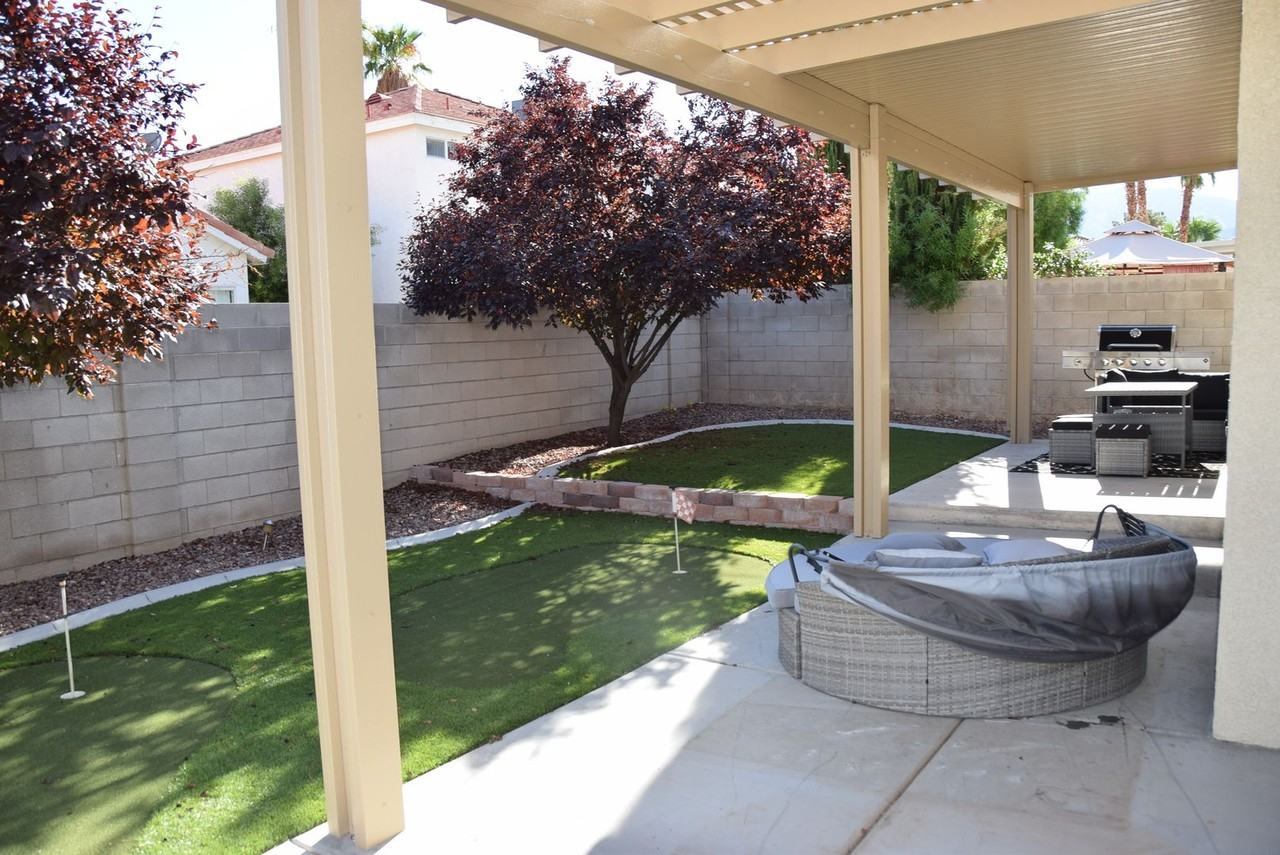 8765 Country Pines Ave - Photo 3 of 40