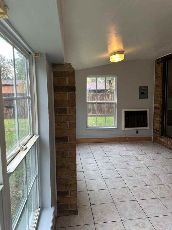 3301 Erin Oaks Ct - Photo 5 of 25