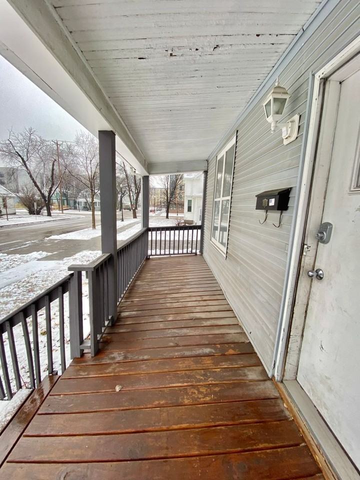 412 12th St N - Photo 5 of 25