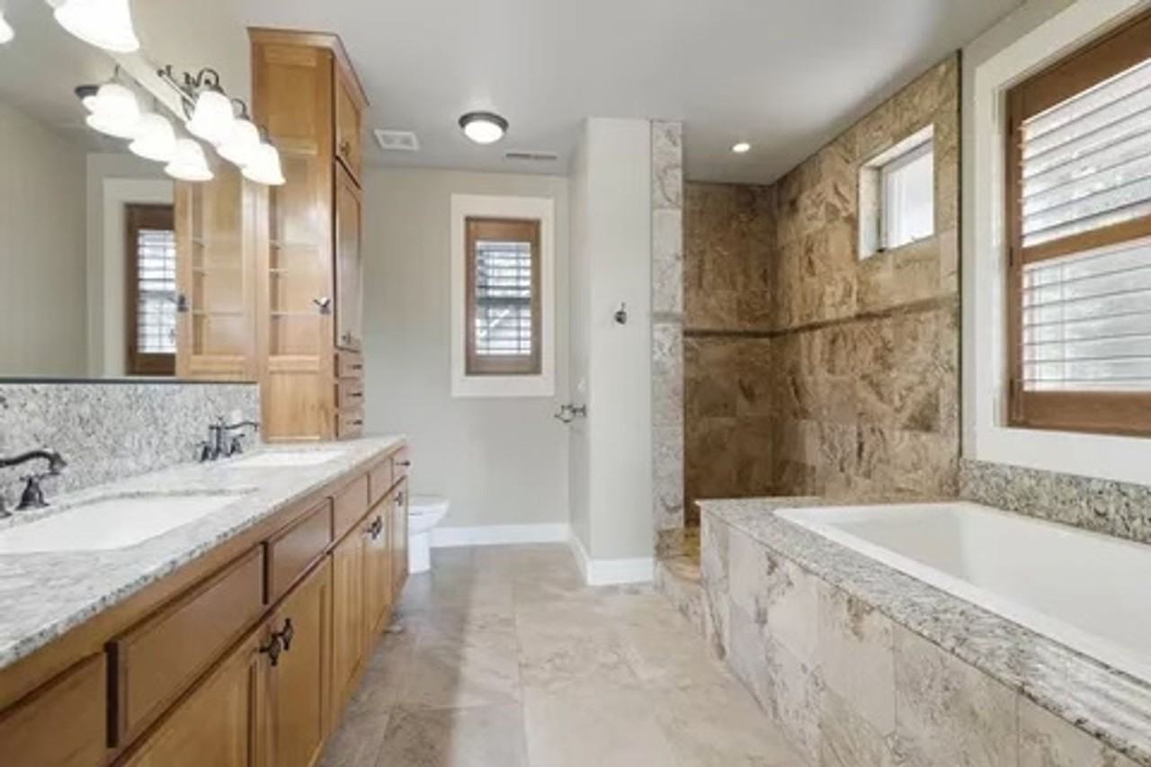 2 Creekhaven Dr - Photo 3 of 40