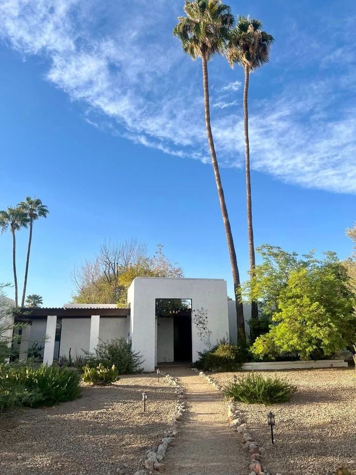 2052 E Loma Vista Dr - Photo 2 of 28