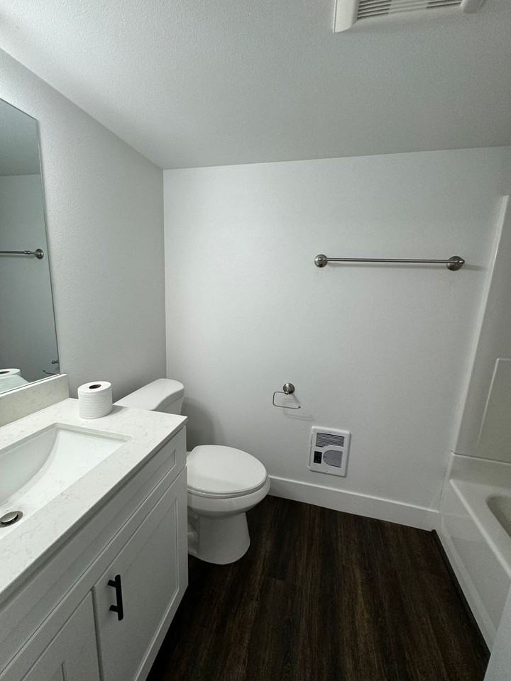 3542 N Missouri Ave #B - Photo 4 of 9
