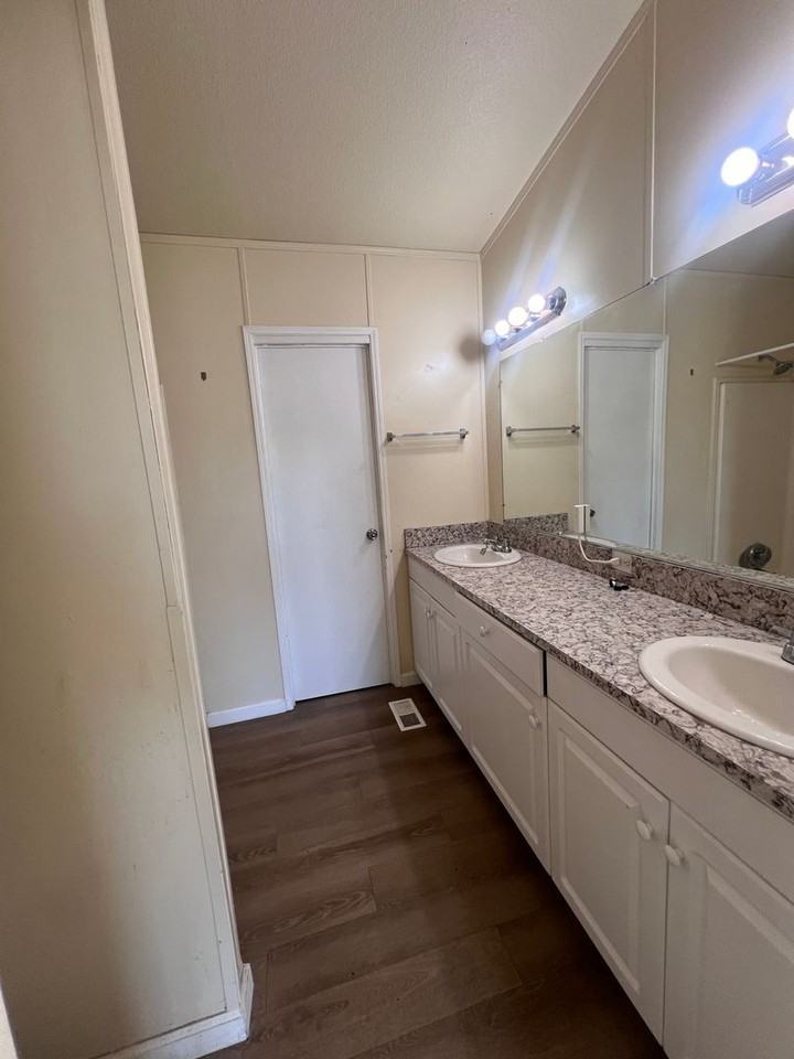 363 Delgada Ave - Photo 2 of 10