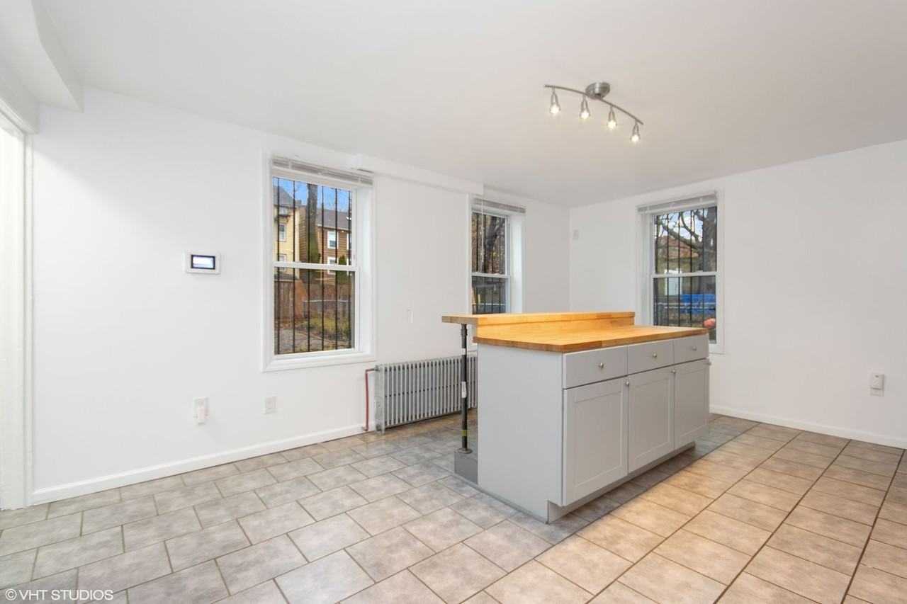 145 Chambers St - Photo 6 of 19