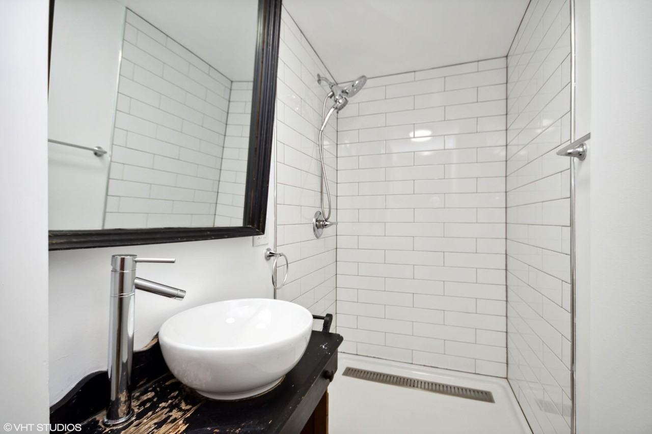 145 Chambers St - Photo 7 of 19