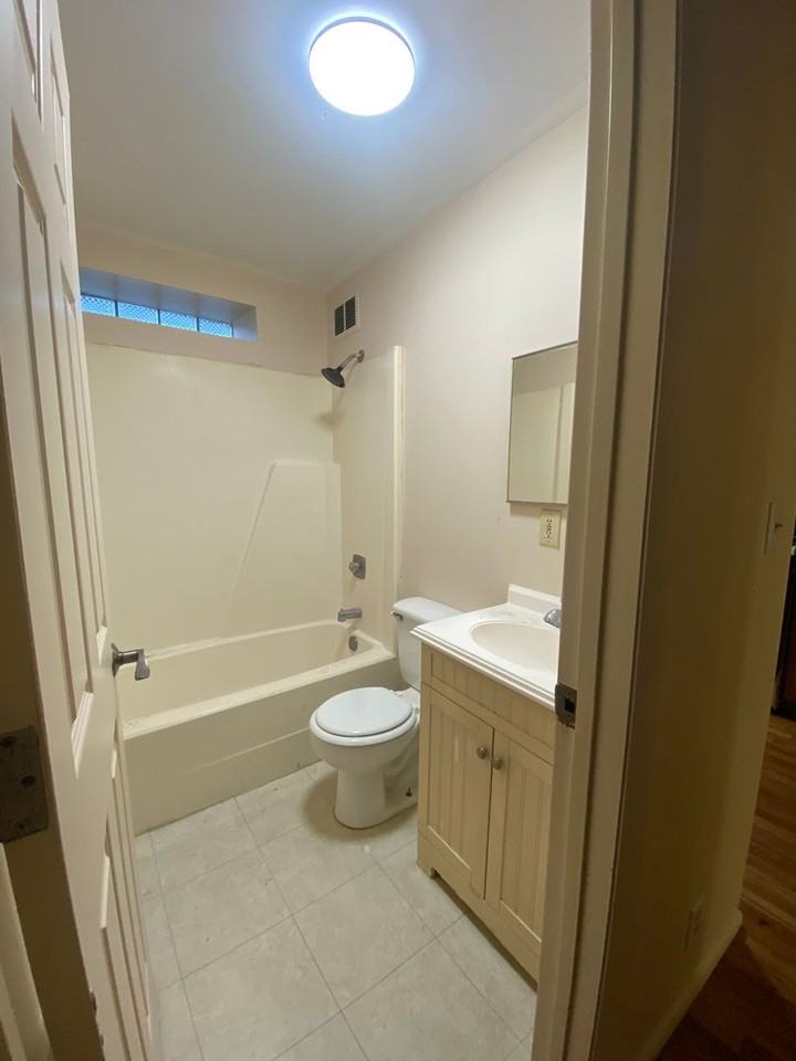 8 Michigan Ave #8 - Photo 4 of 7