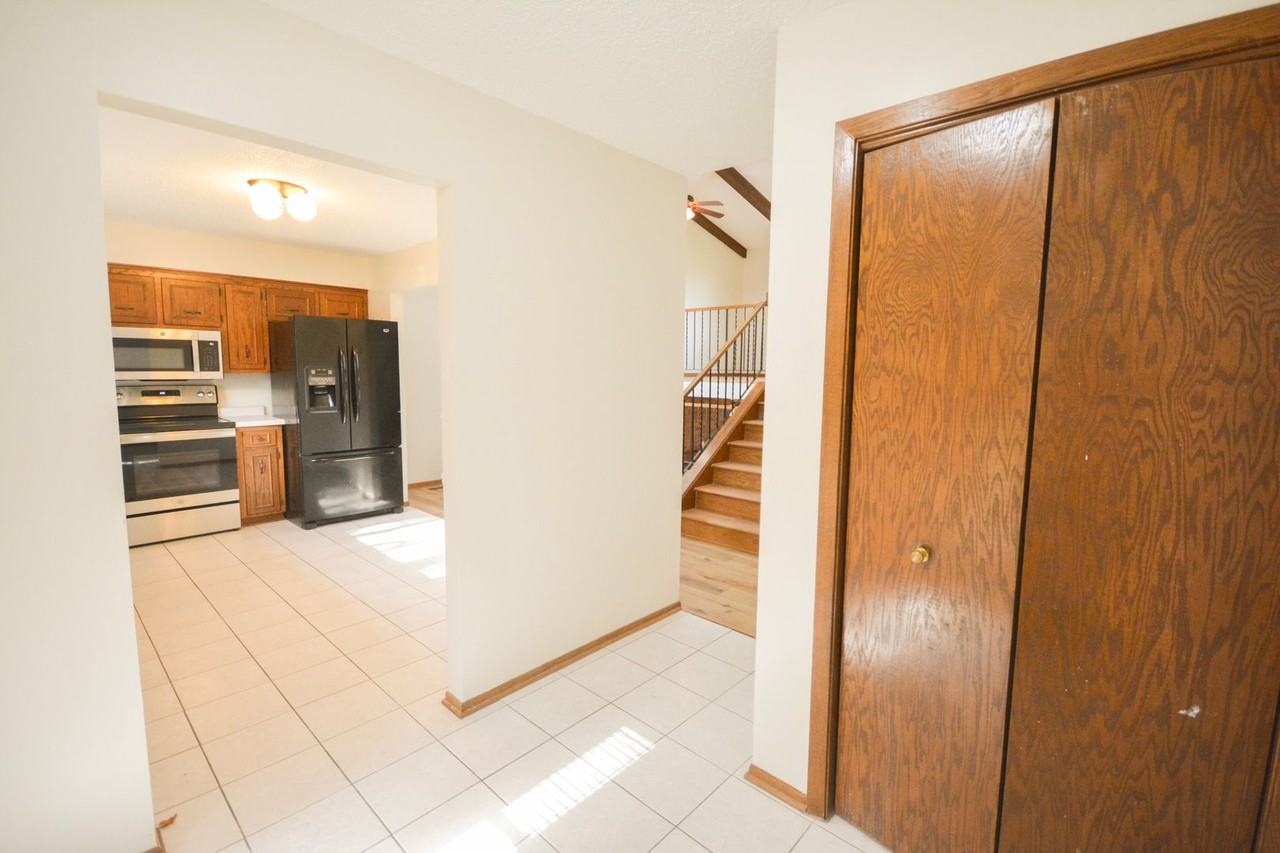 937 Chalet Dr Nw - Photo 2 of 20