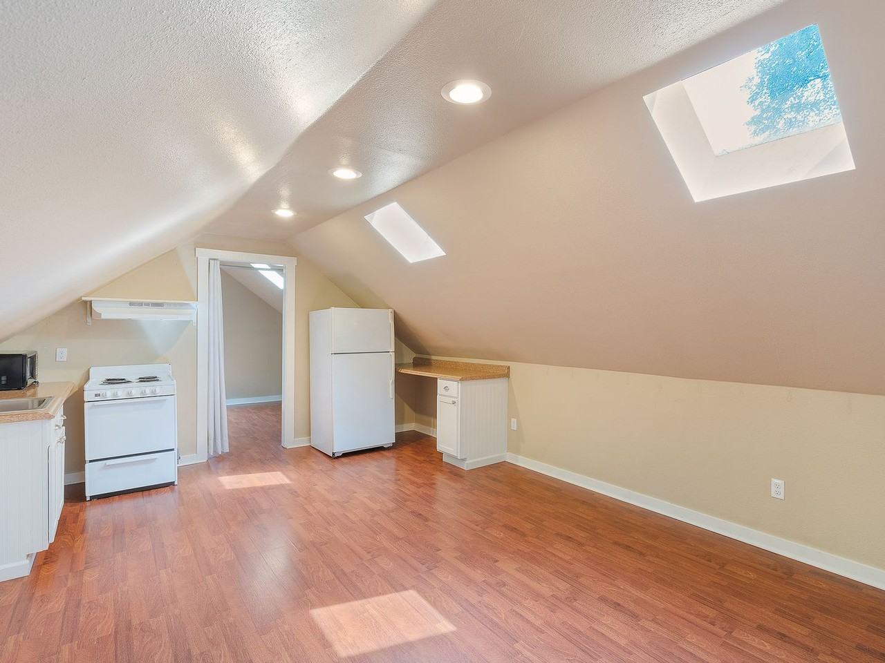 2154 Nw Everett St - Photo 5 of 21