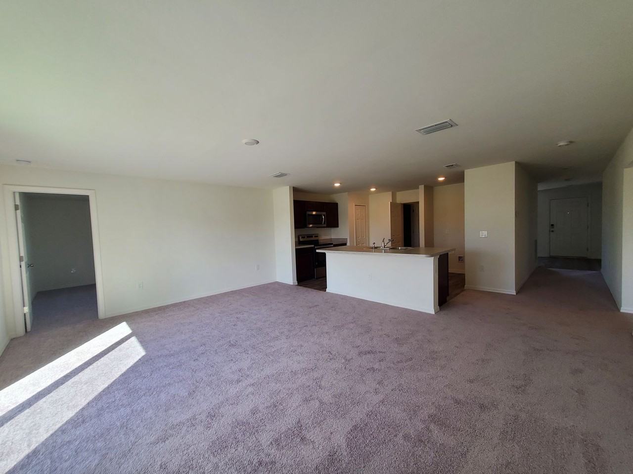 2824 Ne 3rd Ave - Photo 3 of 10