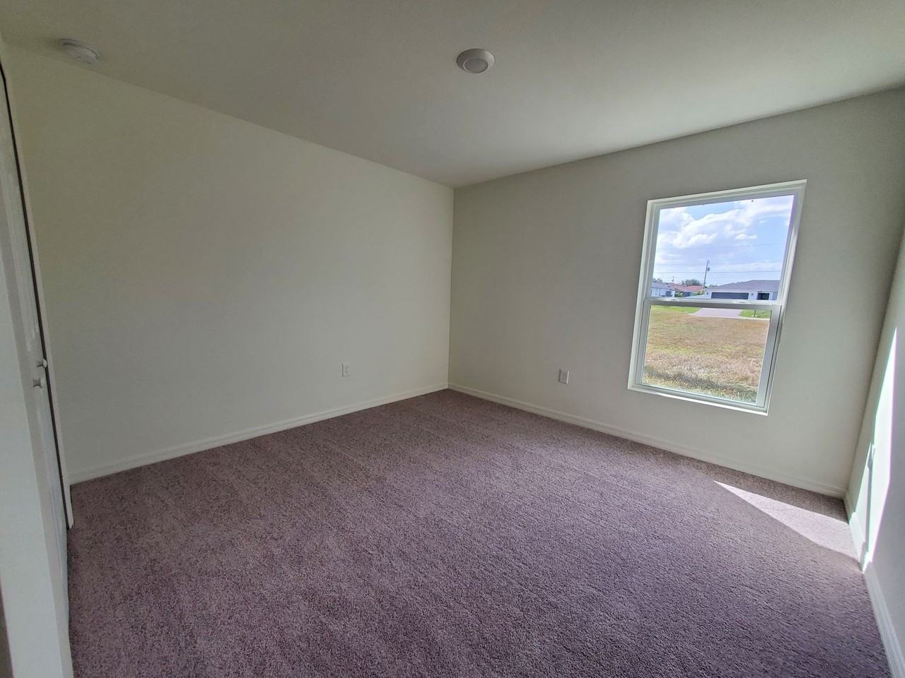 2824 Ne 3rd Ave - Photo 7 of 10