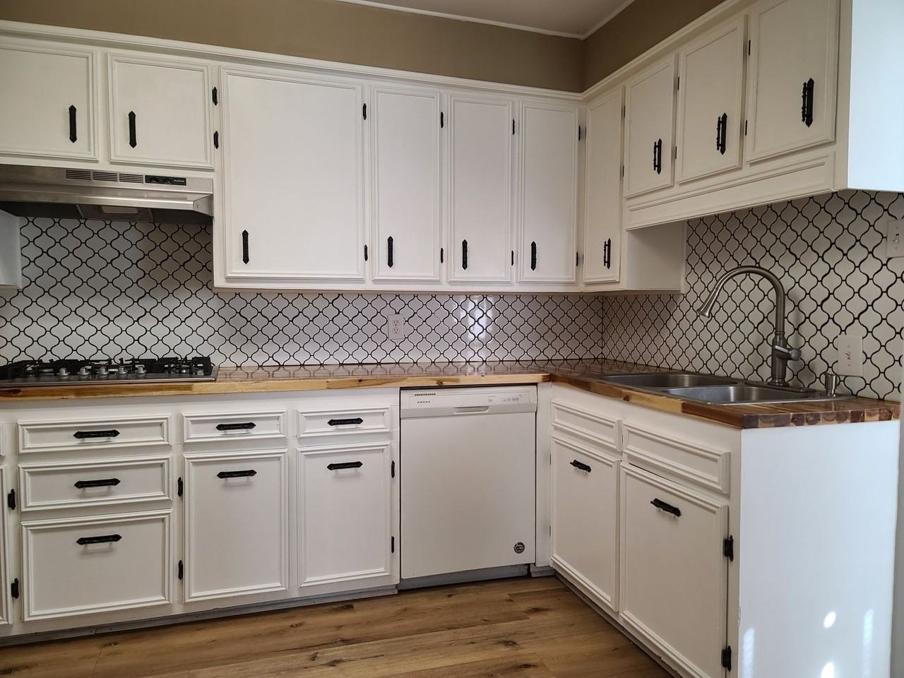 2029 10th St - Photo 2 of 13
