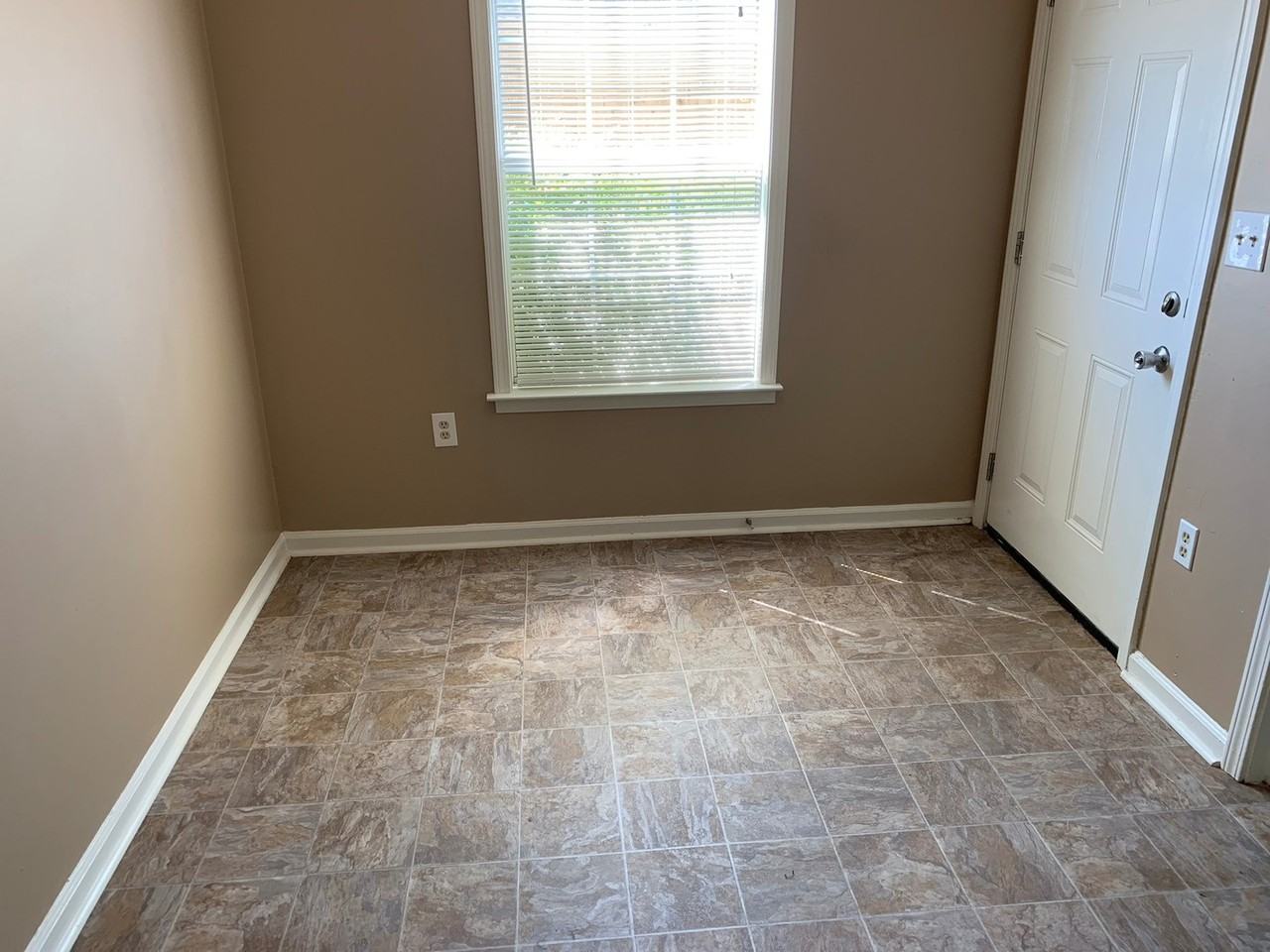 3580 Bristerwood Dr - Photo 3 of 8