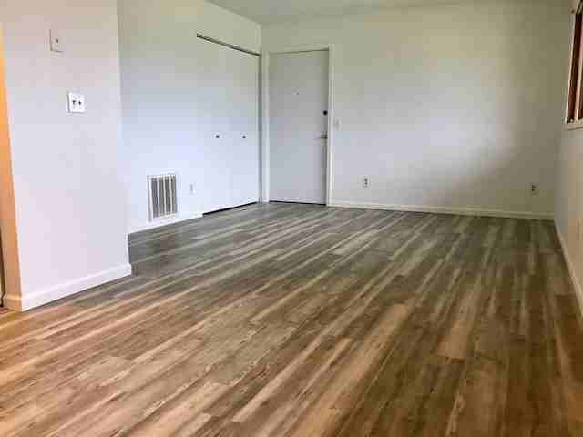 3411 Mahoney Dr - Photo 3 of 9