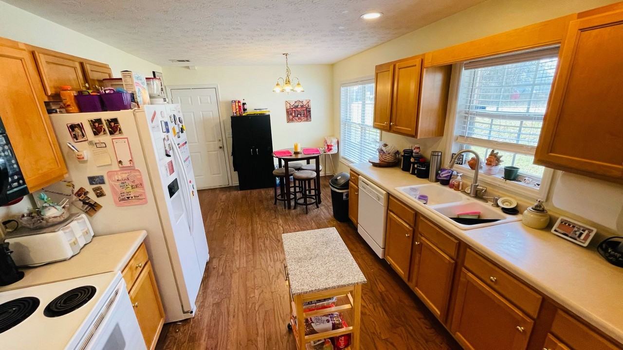 292 Chinaberry Ct - Photo 6 of 15