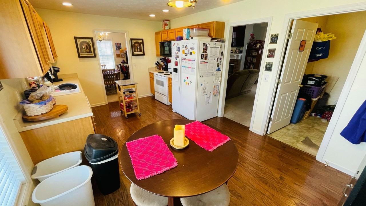 292 Chinaberry Ct - Photo 7 of 15