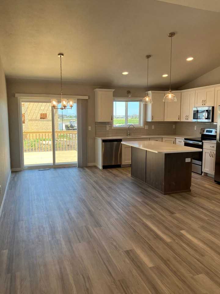 6682 28th St S - Photo 5 of 50