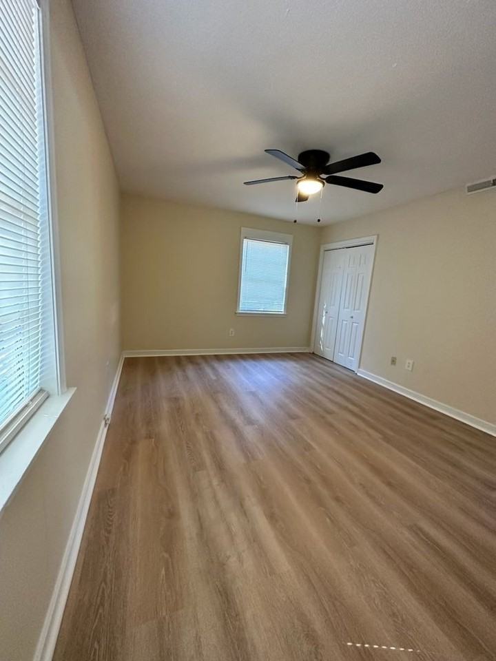 1337 Springdale Drive - Photo 5 of 8