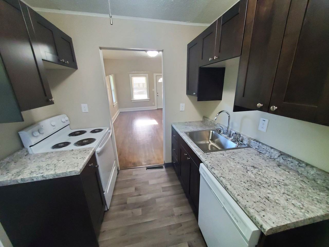 2904 Columbia Street - Photo 3 of 19