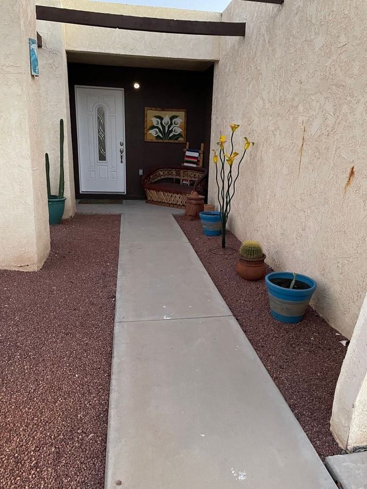 2678 Daytona Ave - Photo 3 of 31