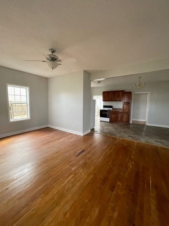 206 S Rankin Rd - Photo 2 of 16