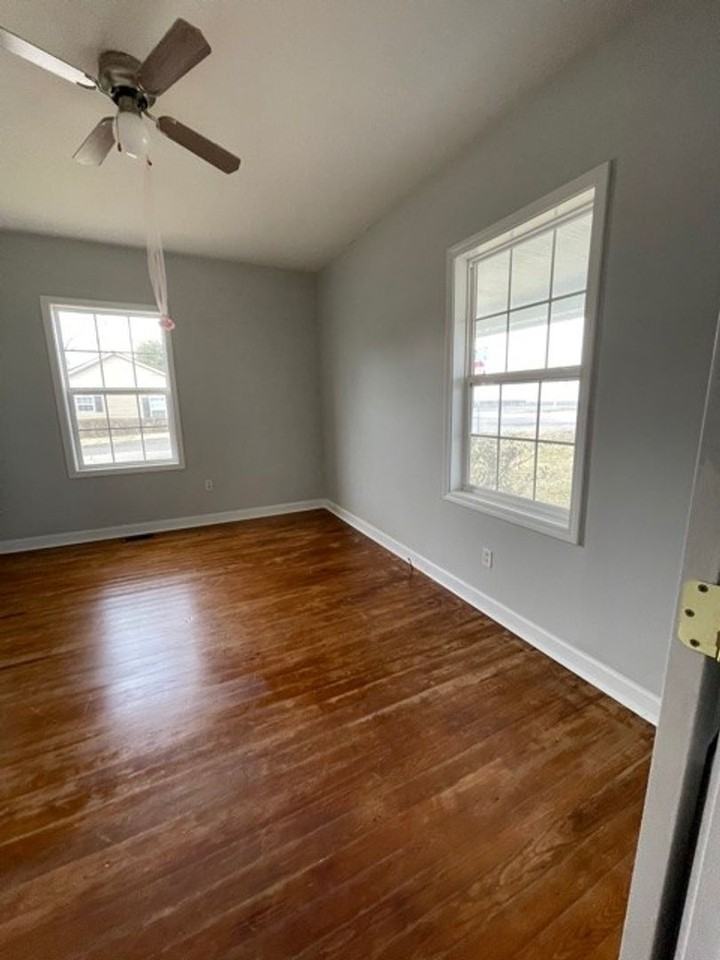 206 S Rankin Rd - Photo 3 of 16