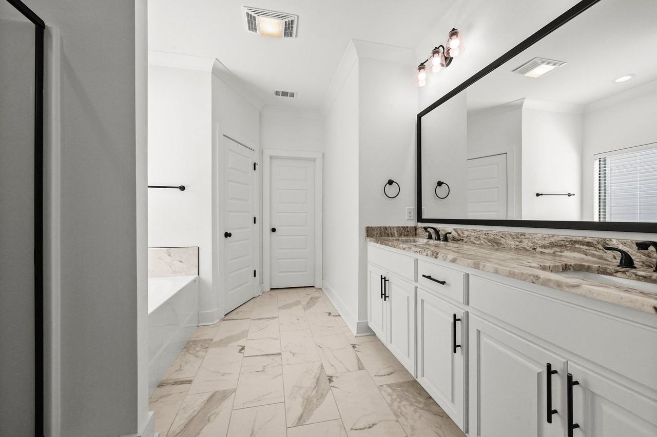 10127 Grayton Dr - Photo 6 of 18