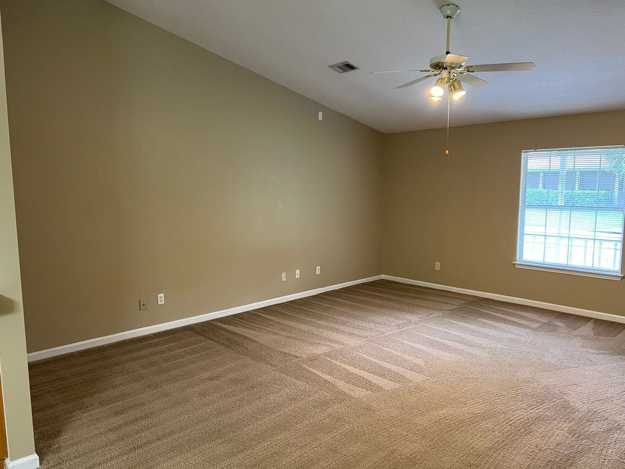 204 Old Pond Drive - Photo 4 of 13