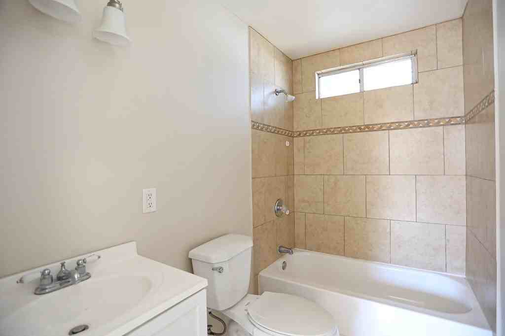 5725 W Turner St - Photo 7 of 9